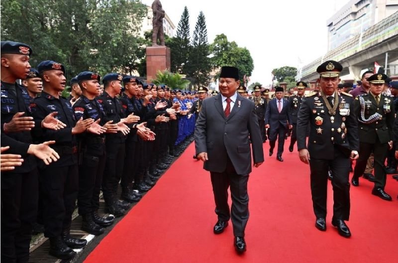 Kepolisian Republik Indonesia memberikan penghormatan tertinggi kepada Menteri Pertahanan Prabowo Subianto dengan Bintang Bhayangkara Utama. | Instagram/@prabowo