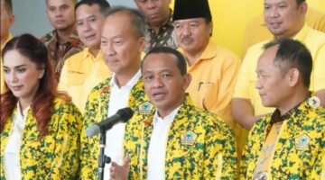 Bahlil Lahadalia resmi menetapkan Agus Gumiwang Kartasasmita sebagai Ketua Dewan Pembina Partai Golkar periode 2024-2029. | Foto: Instagram/@golkar.indonesia