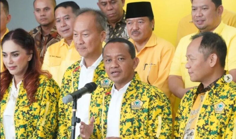 Bahlil Lahadalia resmi menetapkan Agus Gumiwang Kartasasmita sebagai Ketua Dewan Pembina Partai Golkar periode 2024-2029. | Foto: Instagram/@golkar.indonesia