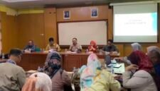 DPPKB Kabupaten Sukabumi gelar pertemuan strategis bersama IPB dan BKKBN untuk mempercepat penurunan stunting melalui inovasi dan kolaborasi lintas sektor. | Foto: Istimewa