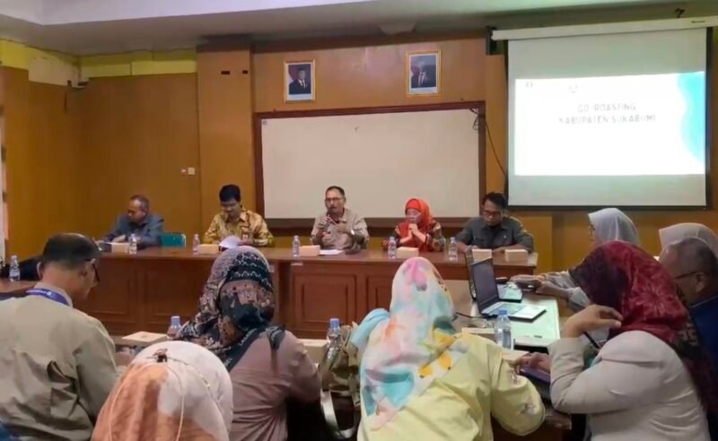 DPPKB Kabupaten Sukabumi gelar pertemuan strategis bersama IPB dan BKKBN untuk mempercepat penurunan stunting melalui inovasi dan kolaborasi lintas sektor. | Foto: Istimewa