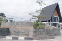 Sinergi menjaga ikon Sukabumi! Disperkim Sukabumi dukung penuh DLH dalam menjaga kebersihan Alun-Alun Gadobangkong.
