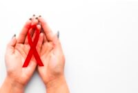 Kebijakan AS membekukan bantuan dana untuk obat HIV, TBC, dan malaria memicu kekhawatiran global. WHO meminta pengecualian untuk program antiretroviral, sementara Indonesia berupaya mengurangi ketergantungan pada bantuan AS. | Freepik