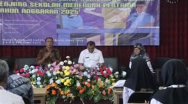 Ateng Trisnadi tutup bimtek dua hari untuk penguatan refleksi dan komunitas belajar di jenjang SMP Kabupaten Sukabumi. | Dok. Diskominfosan