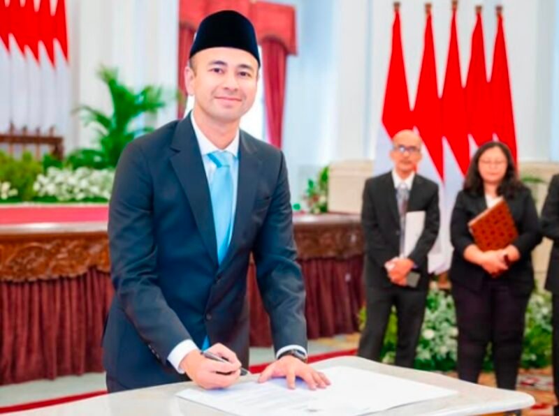 Raffi Ahmad catatkan kekayaan Rp1,033 triliun dalam LHKPN 2025! Intip sumber pendapatannya yang fantastis di sini. | instagram.com/raffinagita1717