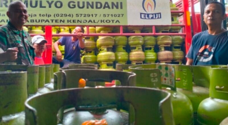 Pemprov Jateng resmi melarang ASN menggunakan LPG 3 kg demi memastikan subsidi tepat sasaran. | instagram.com/kodim0715_kendal