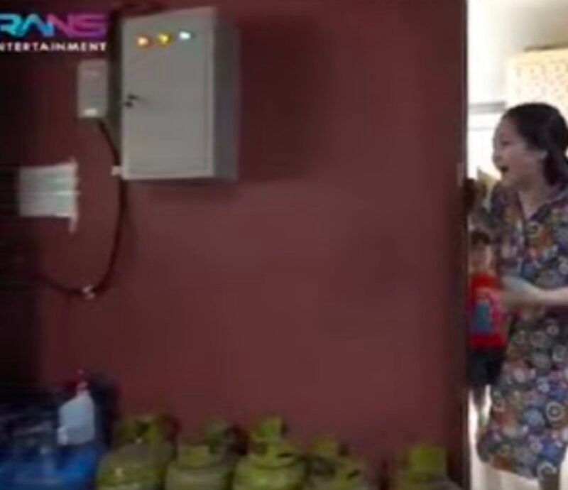 Foto lama tabung gas 3 kg di rumah Raffi Ahmad dan Nagita Slavina kembali viral di tengah kelangkaan gas melon. | tangkapan layar YouTube RANS Entertainment