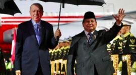 Presiden Prabowo Subianto menyambut Presiden Turki Erdogan di Jakarta. Kunjungan ini perkuat kerja sama strategis Indonesia-Turki. | Instagram.com/@prabowo