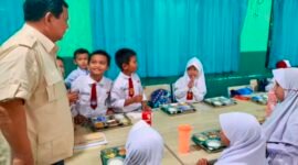 BGN pastikan program Makan Bergizi Gratis tetap berjalan meski anggaran dipangkas Rp200,2 miliar. |instagram.com/prabowo