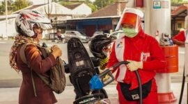 Kasus dugaan korupsi di Pertamina menyeret tujuh tersangka. Bagaimana dampaknya terhadap distribusi energi? | Unsplash/Visual Karsa