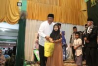 Bupati Sukabumi bersilaturahmi dengan warga Nagrog dalam Muhibah Ramadhan, menegaskan komitmen melayani masyarakat.