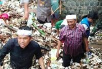 Gubernur Jabar dan Bupati Sukabumi bersihkan Sungai Cipalabuan, siapkan relokasi warga pasca banjir. | Fb/Pemerintah Kabupaten Sukabumi