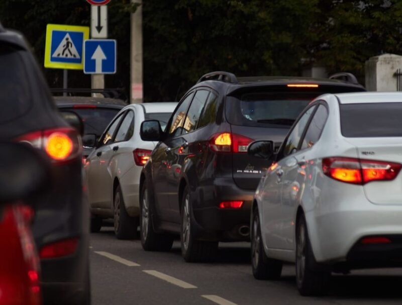 Foto Ilustrasi: Pemerintah siapkan rekayasa lalu lintas arus balik Lebaran 2025 untuk kelancaran perjalanan pemudik. | Unsplash/zenitarka