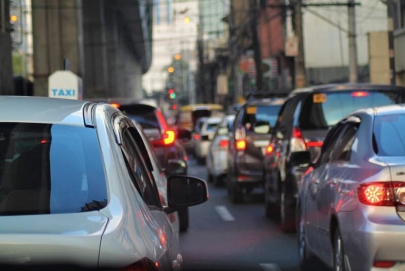 Skema one way dan WFA diterapkan demi kelancaran arus balik Lebaran 2025. | Unsplash/Roger Victorino