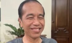 Ditantang Tunjukkan Ijazah, Jokowi Cuma Tertawa: ‘Tunggu di Pengadilan!