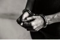 Polisi temukan 108 ijazah eks karyawan di rumah Jan Hwa Diana, pemilik CV Sentoso Seal. | Freepik