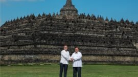 Macron dan Prabowo bersua di Borobudur, tegaskan kolaborasi budaya dua negara. | Instagram/prabowo