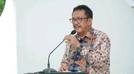 Bupati Asep Japar resmikan Ratu Freshmart & layanan gizi gratis Palabuhanratu. | Fb/Pemerintah Kabupaten Sukabumi