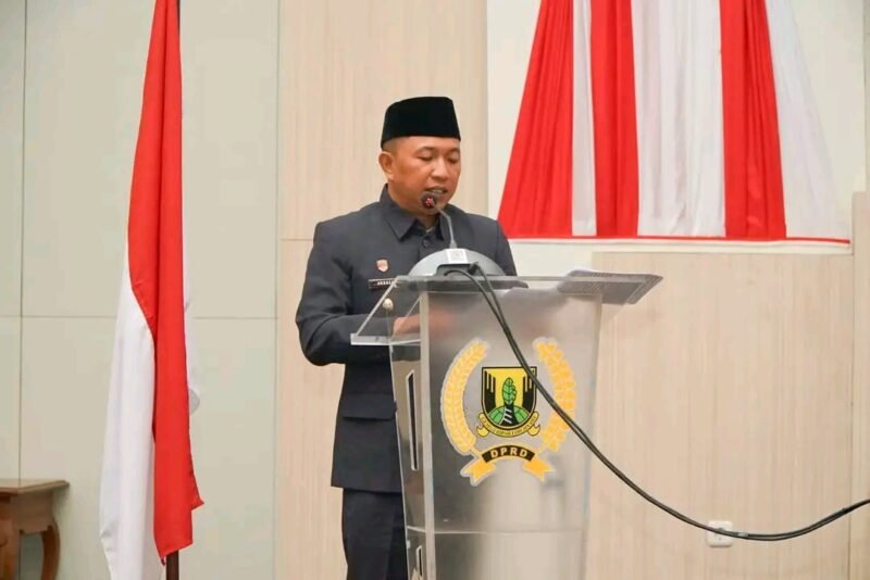 Pemkab Sukabumi sampaikan nota Raperda APBD 2024 dalam Paripurna DPRD. | Fb/Pemerintah Kabupaten Sukabumi