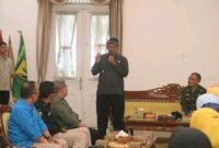 Bupati Sukabumi lepas Kirab Harganas, salurkan sembako cegah stunting. | Fb/Pemerintah Kabupaten Sukabumi