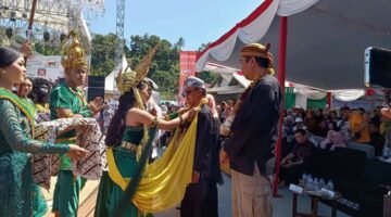 Festival Hari Nelayan Cisolok ke-28, wujud syukur dan penggerak ekonomi kreatif pesisir. | Fb/Pemerintah Kabupaten Sukabumi 