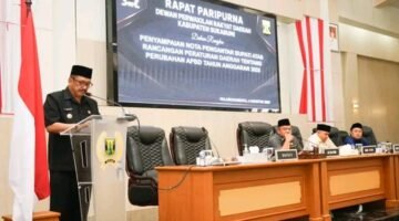 Bupati Sukabumi paparkan perubahan APBD 2025 di hadapan DPRD. | Fb/Pemerintah Kabupaten Sukabumi