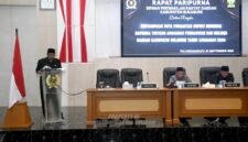 Bupati Sukabumi sampaikan nota pengantar Raperda APBD 2026 dalam paripurna DPRD. | FB/Pemerintah Kabupaten Sukabumi 