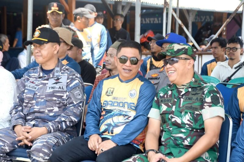 Wabup Andreas buka Badong Fishing Tournament di Pantai Sangrawayang. | FB/Pemerintah Kabupaten Sukabumi