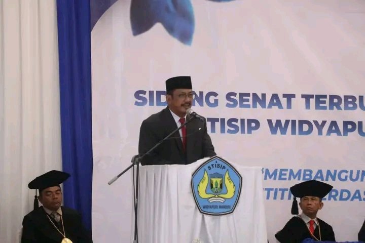 Bupati Sukabumi Asep Japar hadiri wisuda 186 mahasiswa STISIP Widyapuri Mandiri, optimistis lulusan siap berkontribusi bagi masyarakat. | FB/Pemerintah Kabupaten Sukabumi 