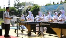 Corps Putri Assalam resmi dilepas ke Kejuaraan Marching Band Internasional Piala Raja Hamengku Buwono 2025! | Fb/Pemerintah kabupaten Sukabumi 
