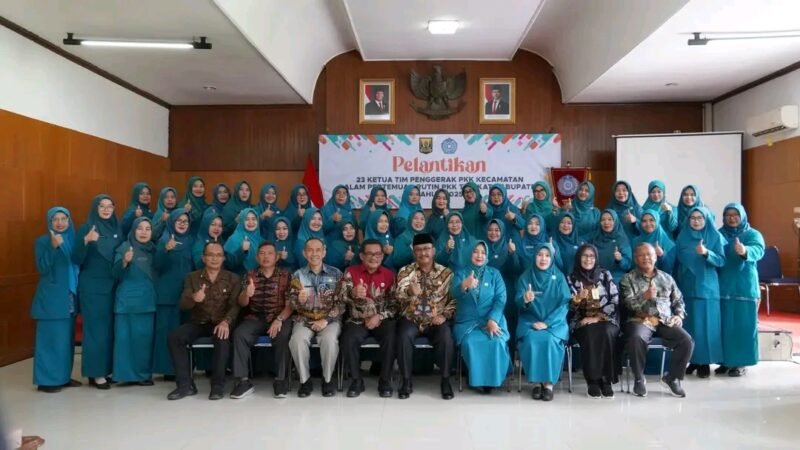 PKK Kabupaten Sukabumi, Asep Japar, Rina Rosmaniar Japar, Pendopo Sukabumi, Kecamatan Bojonggenteng