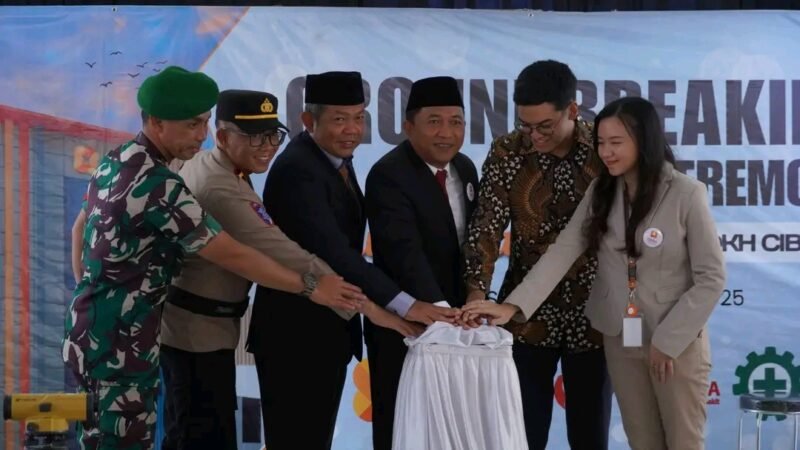 Groundbreaking Gedung Karlinah perkuat layanan RS DKH Cibadak. Fb/Pemerintah kabupaten Sukabumi