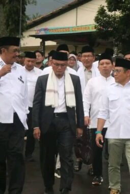 Menko PMK Resmikan Gedung Makkah dan Smart Education Center di Ponpes Assalam Puteri Sukabumi