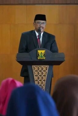 100 PNS Sukabumi Terima Satyalancana Karya Satya, Bupati Ajak Tingkatkan Kinerja dan Profesionalisme