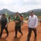 Wabup Sukabumi lakukan peletakan batu pertama pembangunan 28 unit huntara bagi warga terdampak bencana di Kecamatan Lengkong. | Fb/Pemerintah Kabupaten Sukabumi 
