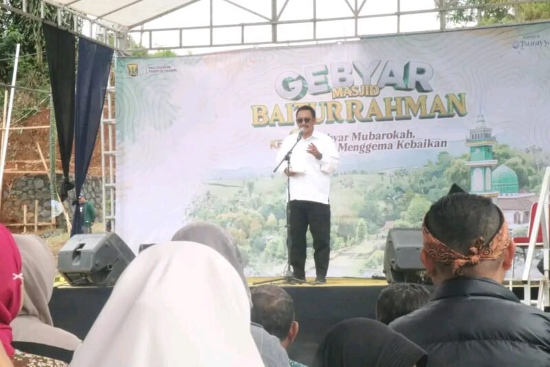 Milad ke-8 Masjid Baiturrahman dirangkaikan peletakan batu pertama Pustu demi penguatan ibadah dan layanan kesehatan masyarakat. | Fb/pemerintah kabupaten Sukabumi 