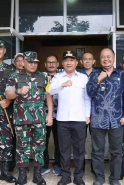 Wabup Sukabumi Dampingi Tim Wasev TMMD ke-127 di Cikembar, Dorong Akselerasi Pembangunan Desa