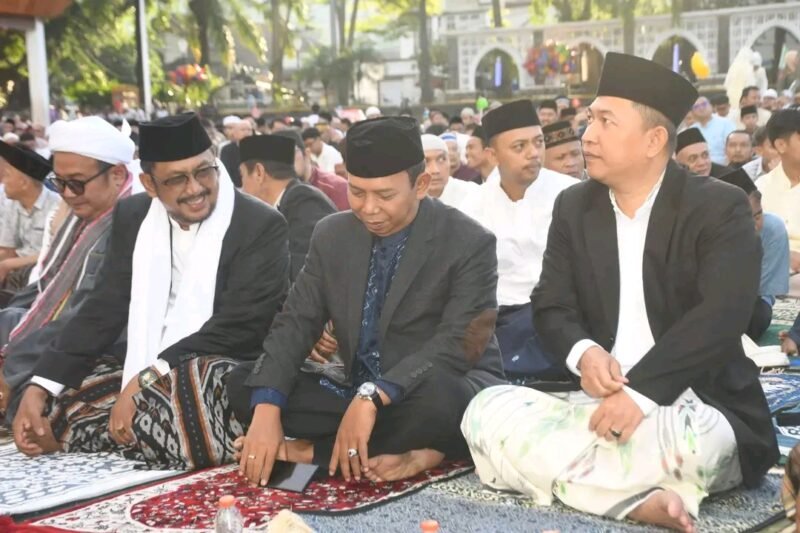 Salat Idulfitri 1447 H di Palabuhanratu jadi momentum spiritual dan penguatan komitmen pembangunan daerah. (Fb/Pemerintah Kabupaten Sukabumi)