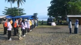 Aksi Korve Sukabumi, jaga wisata tetap bersih. (Fb/Pemerintah Kabupaten Sukabumi)
