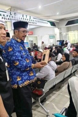 Bupati Sukabumi Tinjau Samsat Cibadak, Apresiasi Kebijakan Gubernur Jabar Permudah Perpanjangan STNK