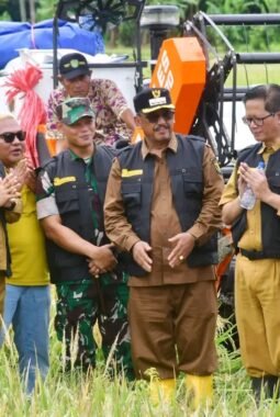 Gerakan Panen Padi, Bupati Tegaskan Ciemas Jadi Penopang Swasembada Pangan Sukabumi