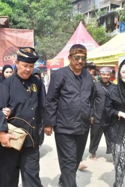 Bupati Sukabumi Hadiri Seren Taun ke-447 Kasepuhan Sinaresmi, Tegaskan Tradisi Sarat Nilai Luhur