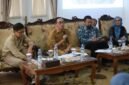 Pemkab Sukabumi bersama Tim Percepatan UHC Jabar memetakan strategi percepatan layanan kesehatan bagi seluruh masyarakat. (fb/Pemerintah Kabupaten Sukabumi)