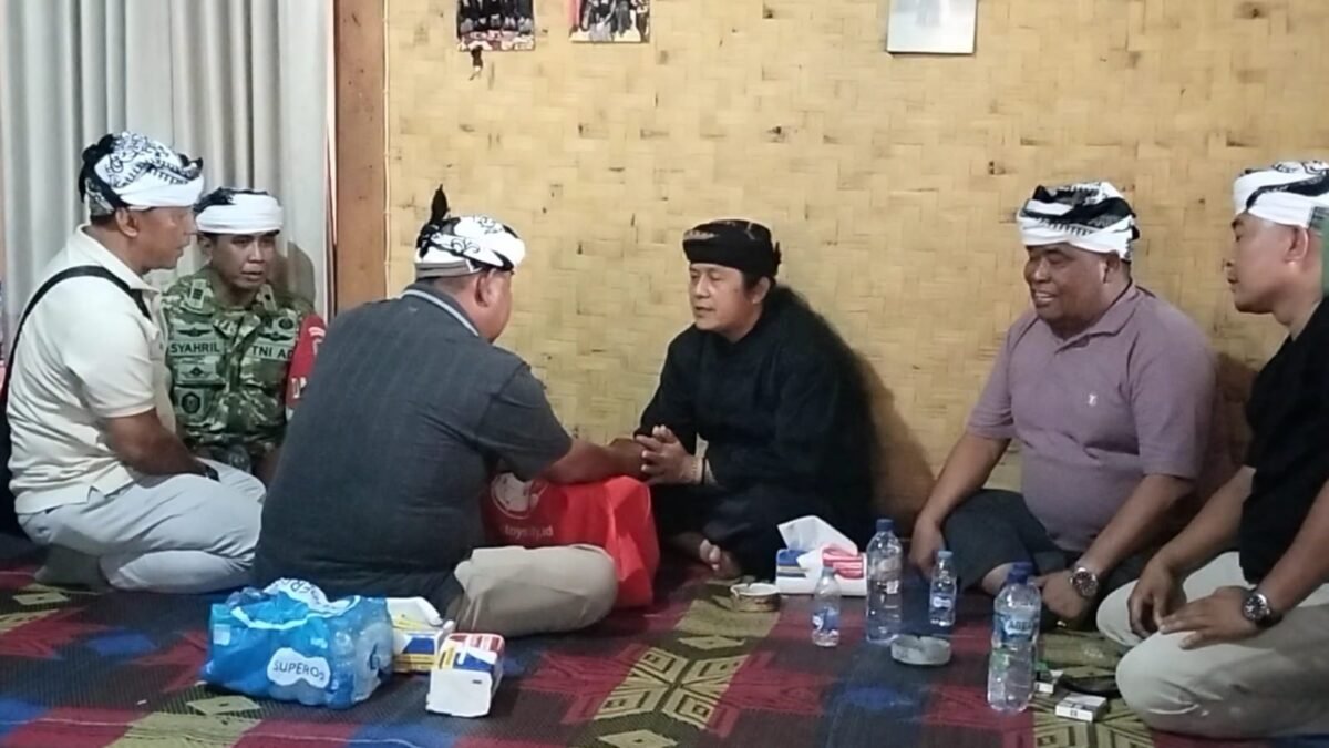KTH Ciguha River Bogor menyalurkan bantuan bagi korban kebakaran Kasepuhan Ciptamulya di Sukabumi.