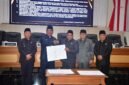 Bupati Sukabumi menyampaikan tiga agenda strategis dalam Rapat Paripurna DPRD, mulai dari perubahan APBD 2026 hingga transformasi Perumda menjadi Perseroda. (Fb/Pemerintah Kabupaten Kabupaten)