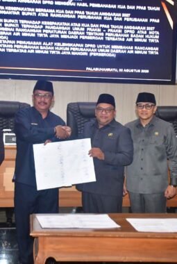 Rapat Paripurna DPRD, Bupati Sukabumi Sampaikan Tiga Agenda Strategis Daerah