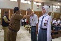 Bupati Sukabumi membuka Diklat Paskibraka 2026 dan mengingatkan peserta agar menjaga amanah, disiplin, serta semangat berprestasi. (fb/Pemerintah Kabupaten Sukabumi)