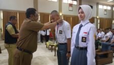 Bupati Sukabumi membuka Diklat Paskibraka 2026 dan mengingatkan peserta agar menjaga amanah, disiplin, serta semangat berprestasi. (fb/Pemerintah Kabupaten Sukabumi)