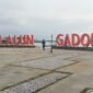 Landmark Alun-Alun Gadobangkong diperkuat dengan konstruksi beton agar lebih awet menghadapi kondisi pesisir Palabuhanratu.Deskripsi Meta
