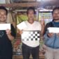 Danang (Tengah) keluar sebagai juara Turnamen Catur RT 04/06 dalam semarak HUT RI ke-81.